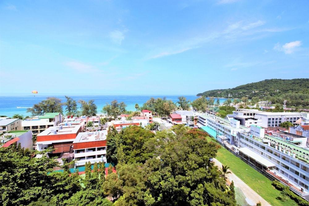 9B Spacious sea View Apartment Karon Beach Front