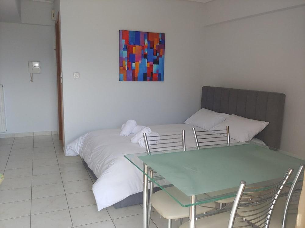 Saronikos in Piraeus