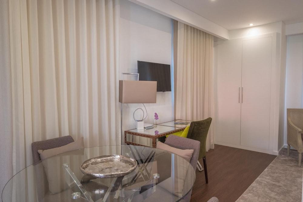 Quinta da Tia Briosa Palheiro II by Homie