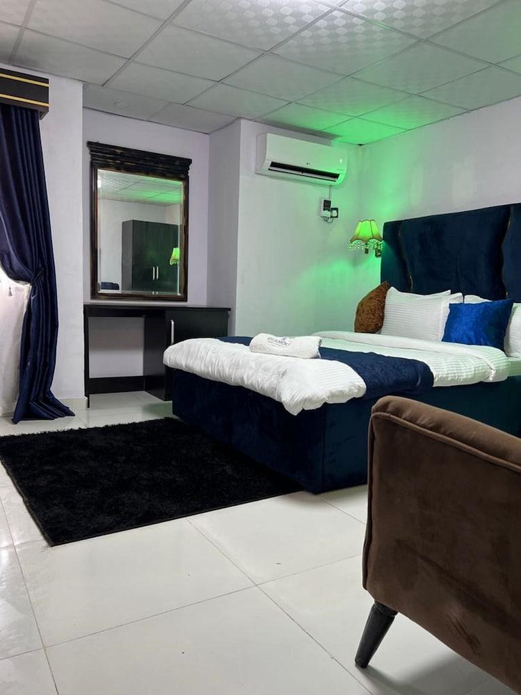 Glandov Suites and Apartment