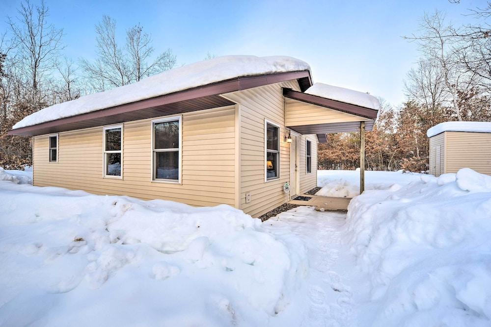 Wooded Danbury Cabin w/ Grill + Fire Pit!
