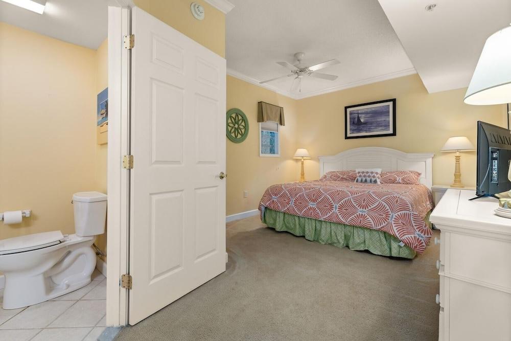 Avalon 507 3 Bedroom Condo by RedAwning