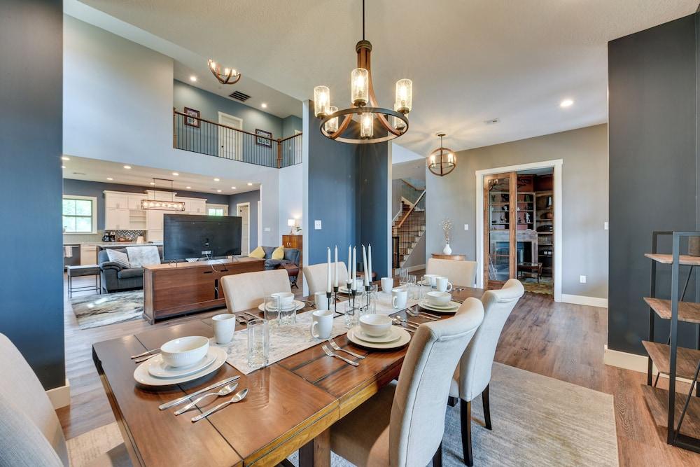 Spacious Lake Charles Craftsman - Pet Friendly!