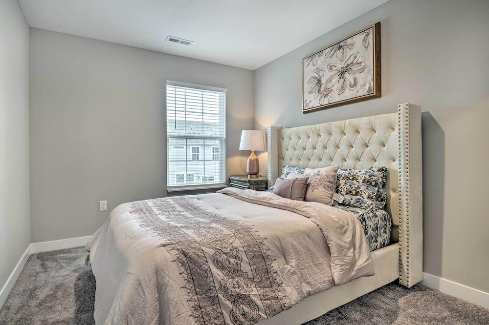 Modern & Spacious Family Home w/ Pool Access!