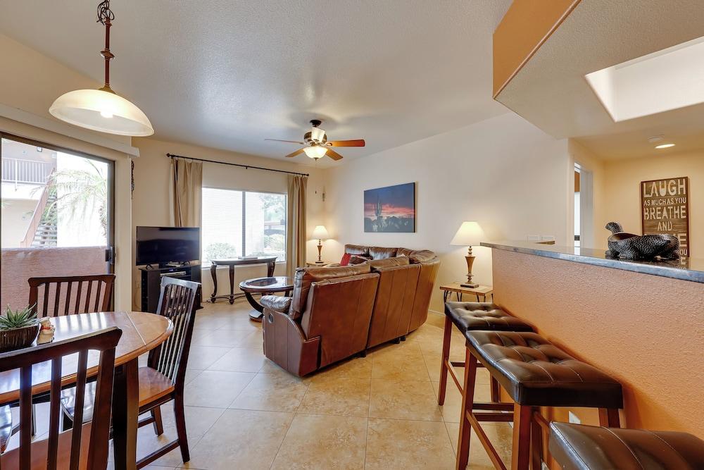 Communal Pool: Sunny First-floor Condo in Phoenix