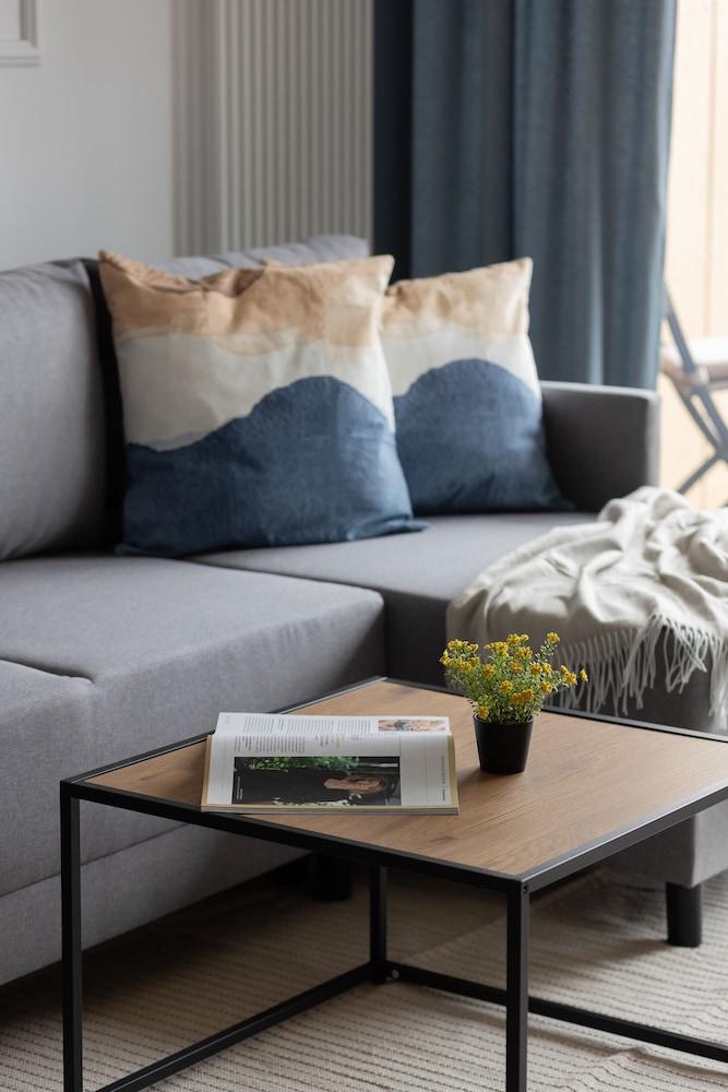 Apartment Kolejowa & Parking by Renters