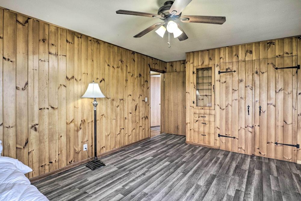Secluded Albany Escape, Pet Friendly w/ Fee