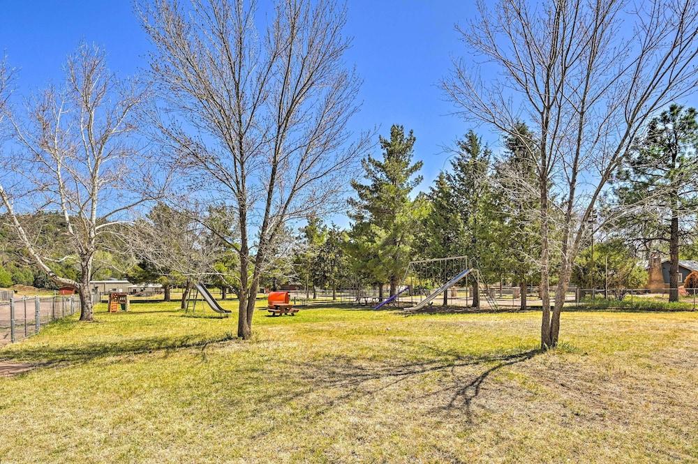 Riverside Tree House Suite w/ Balcony & Grill