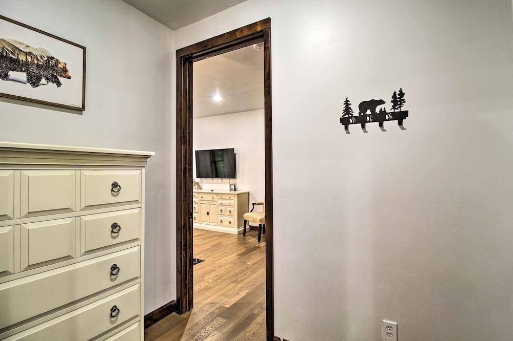 Porch, Fire Pit: 'pine View Retreat' in Lakeside!