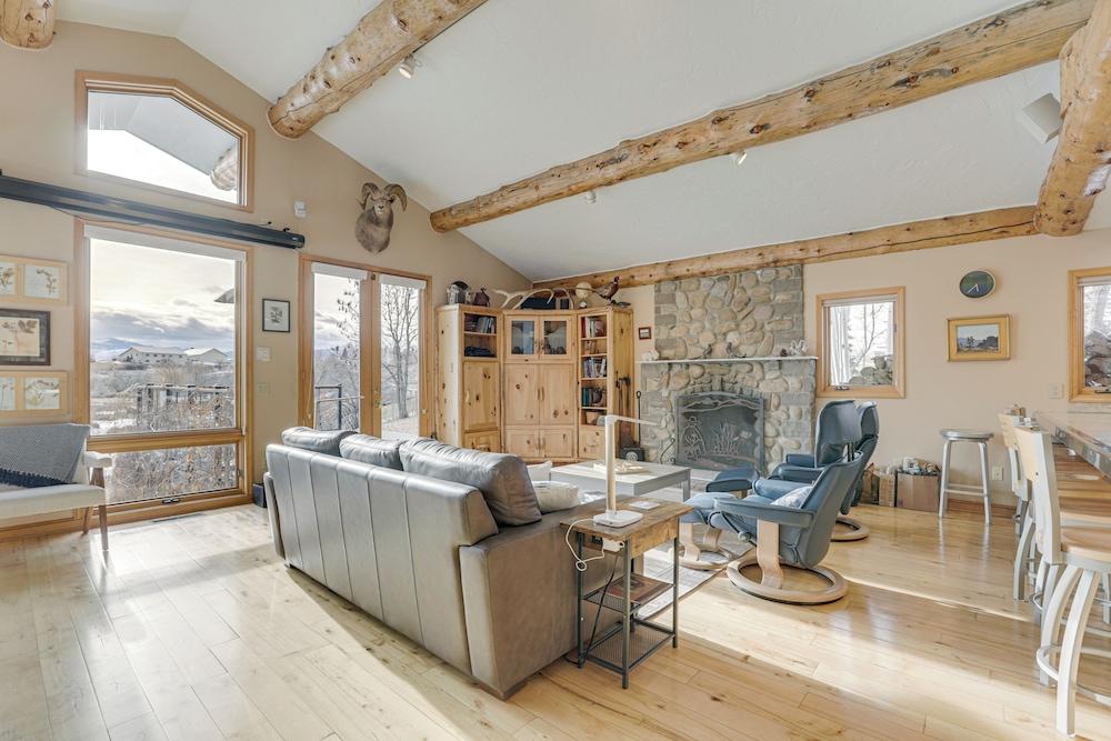 Stunning Sheridan Ranch Villa: Mountain View!