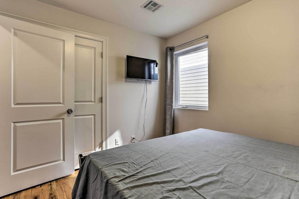 Newark Apartment ~ 5 Mi to Turtle Back Zoo!