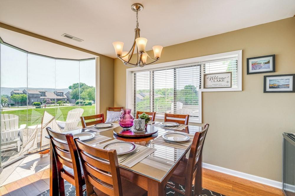 Sun-filled Condo w/ Smith Mountain Lake Views