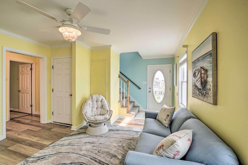 Large-group Getaway - Beachfront Home w/ Pool!