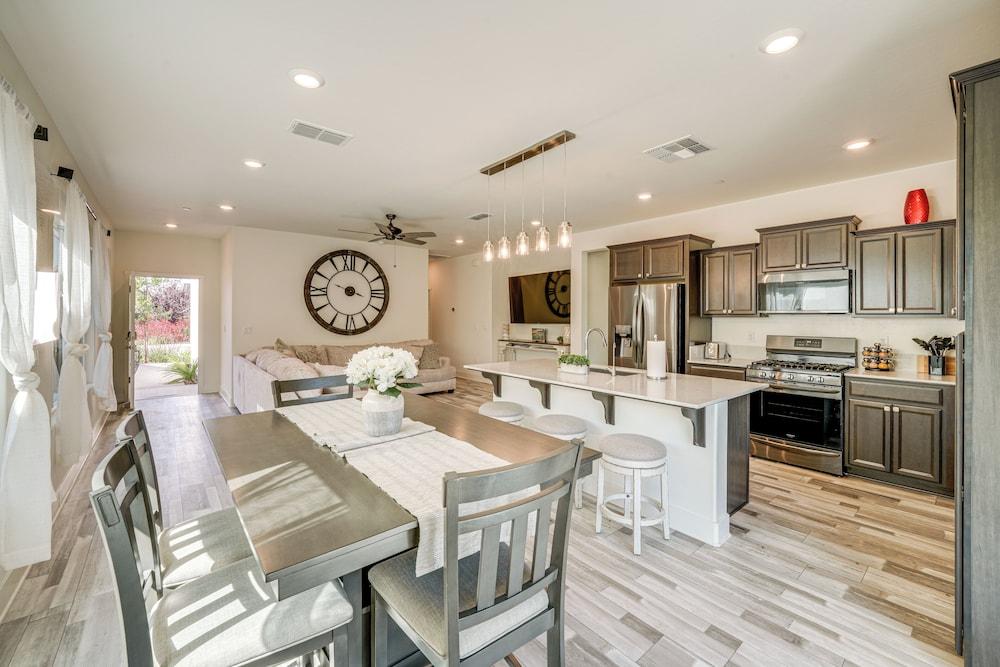 Charming Bakersfield Home w/ Yard & Patio!