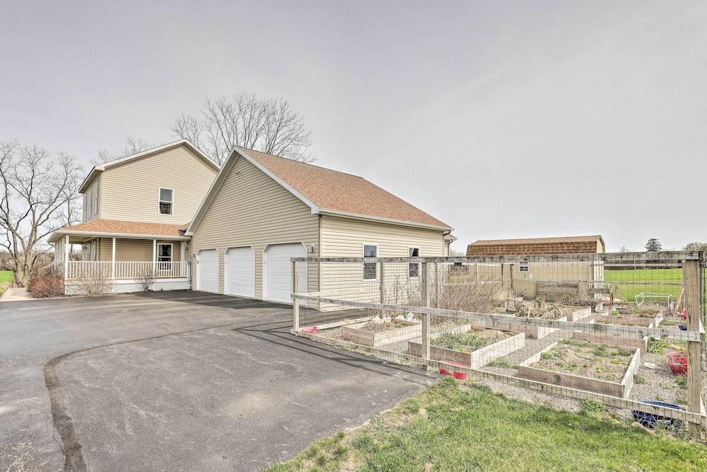 Geneva Studio, 3 Miles to Seneca Lake!