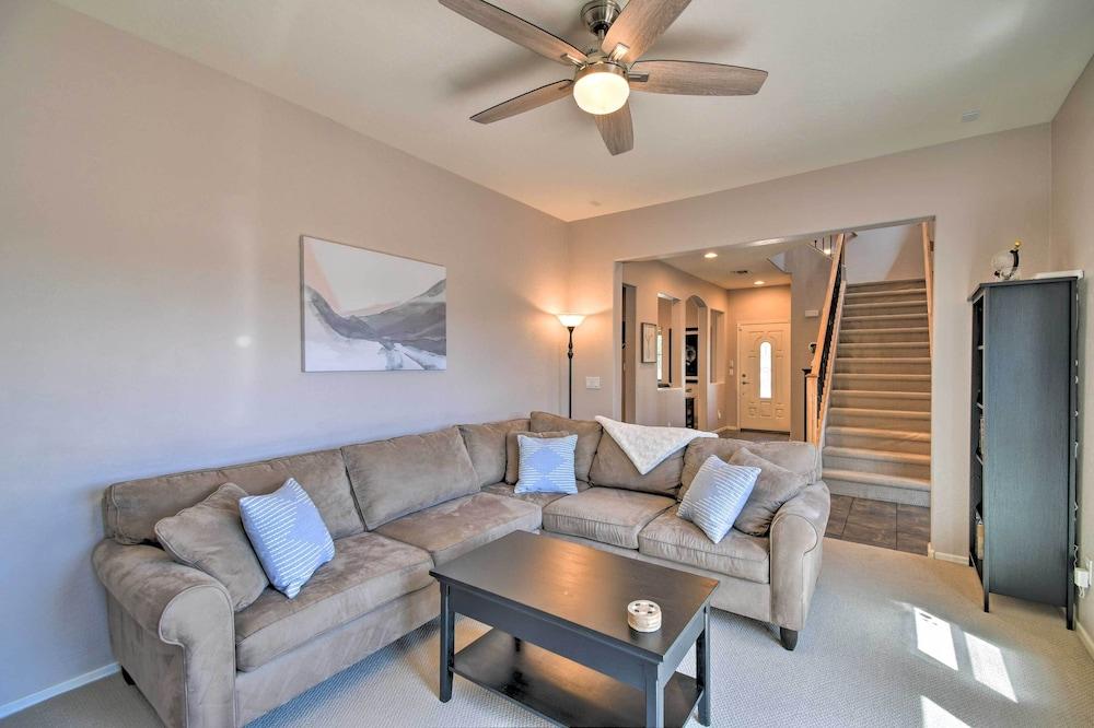 Goodyear Escape w/ Grill: Community Pool Access!