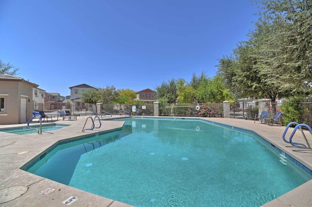 Goodyear Escape w/ Grill: Community Pool Access!