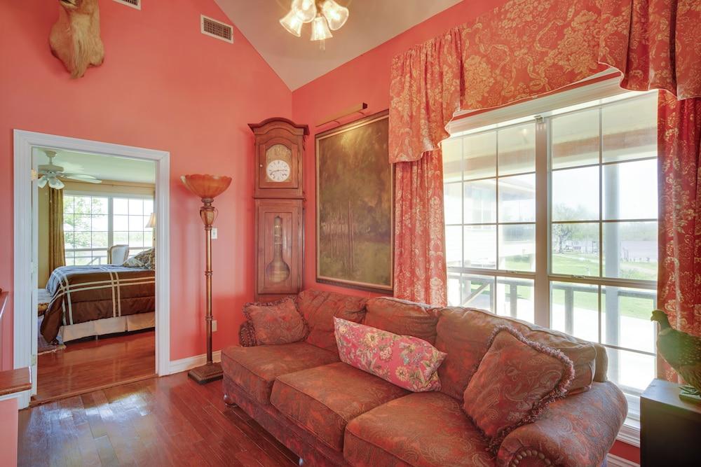 Exquisite Lake Charles Gem - Waterfront Views