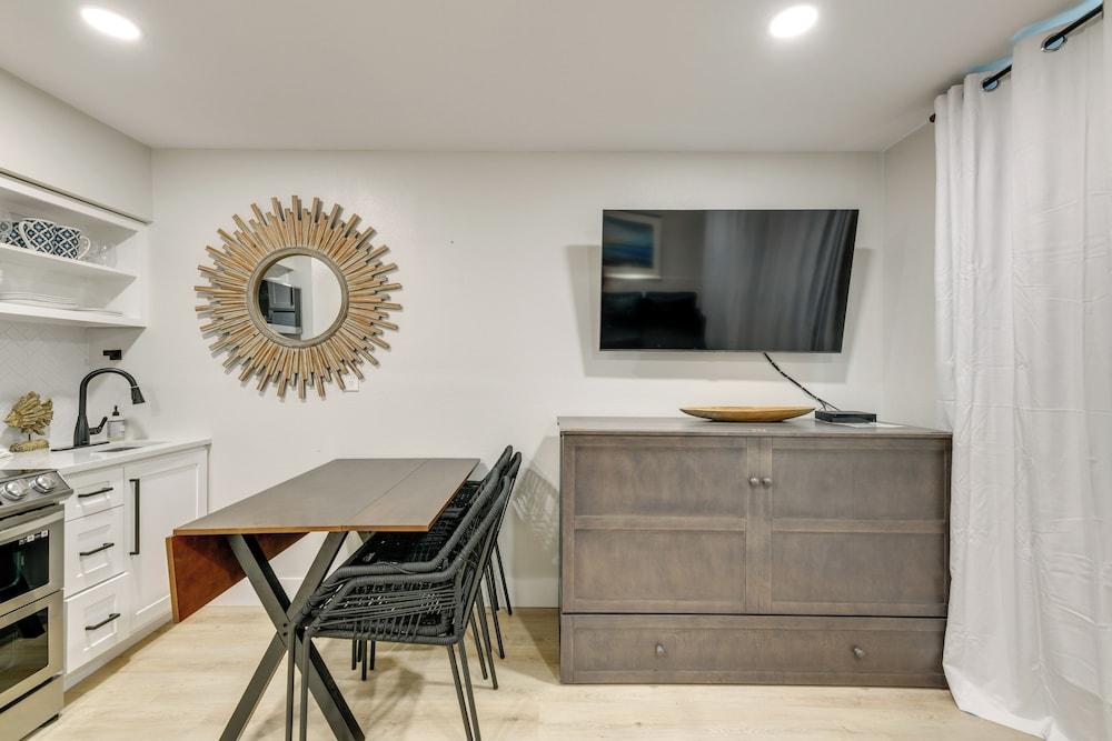 Corpus Christi 'surfside Suite' w/ Beach Access!