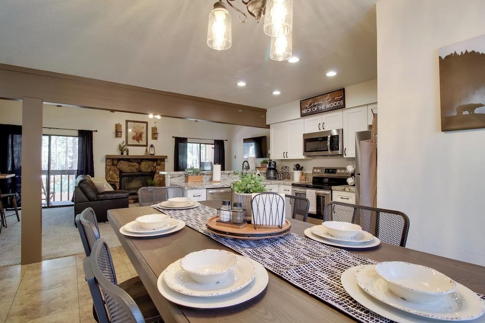 Forest-view Balcony: Pinetop-lakeside Condo