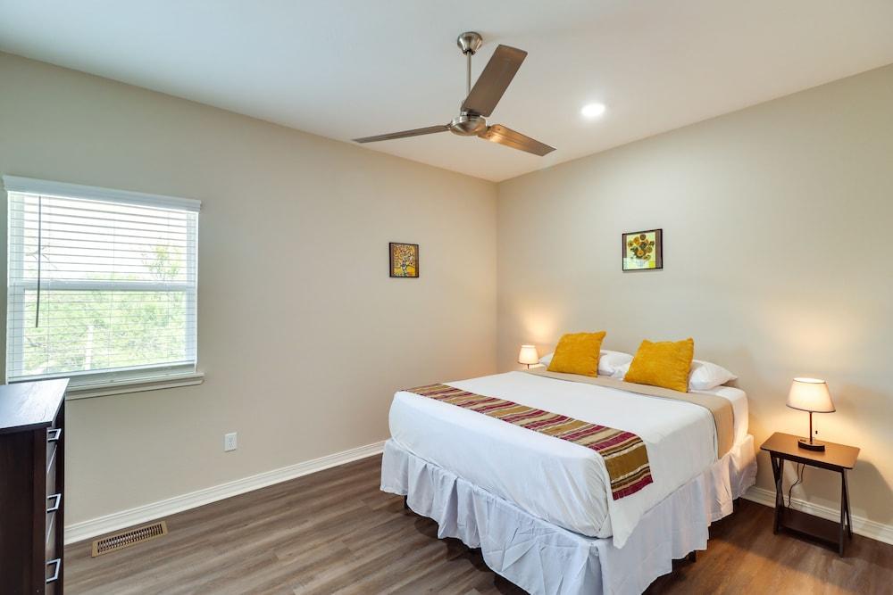 Quaint Harrison Home 2 Mi to Downtown!