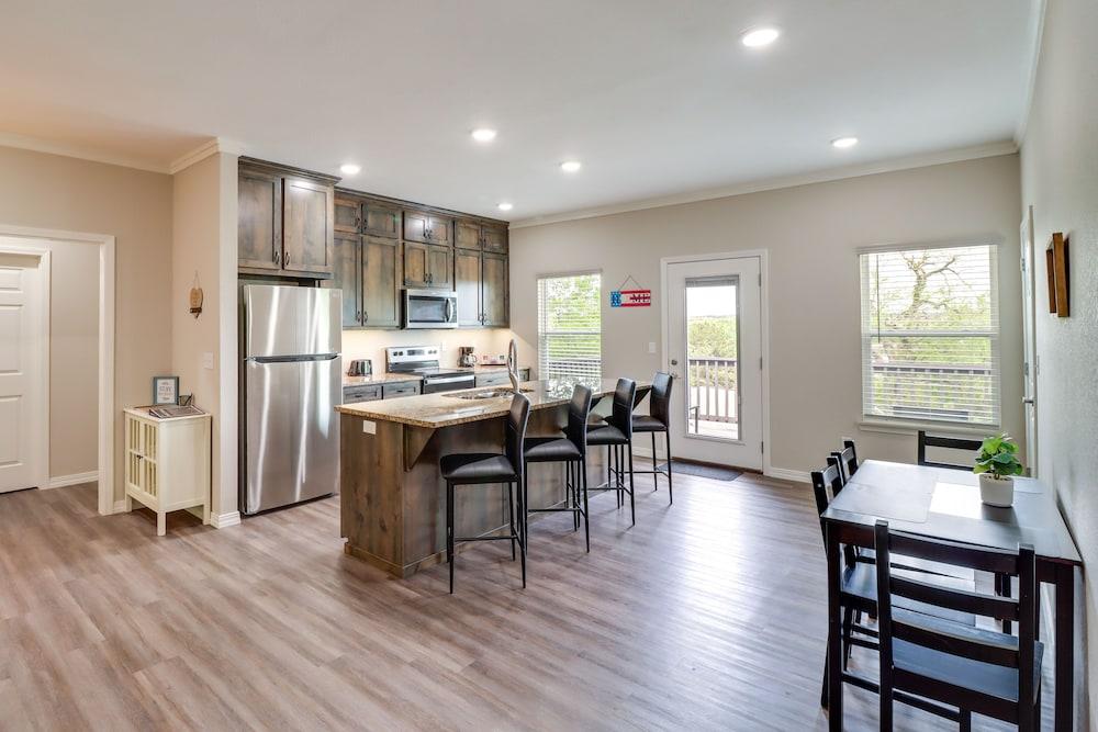 Quaint Harrison Home 2 Mi to Downtown!