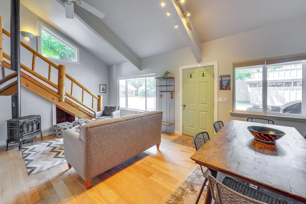 Ketchum Mountain Retreat: Central Location!