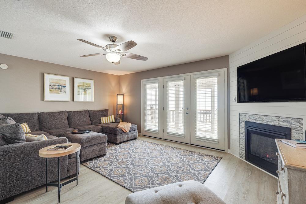 Foley Beach Cottage w/ Waterfront Backyard!