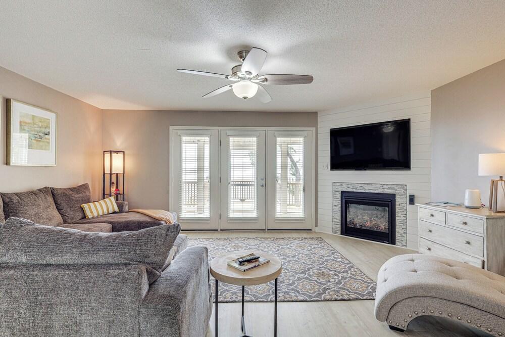 Foley Beach Cottage w/ Waterfront Backyard!