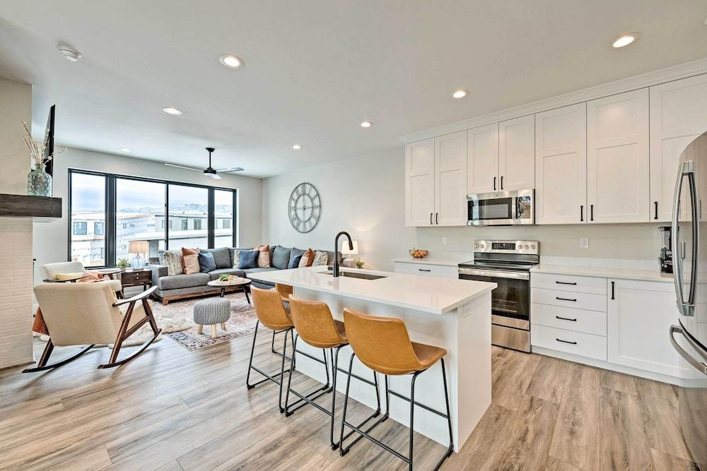 Newly-built Lakeside Gem w/ Community Perks!