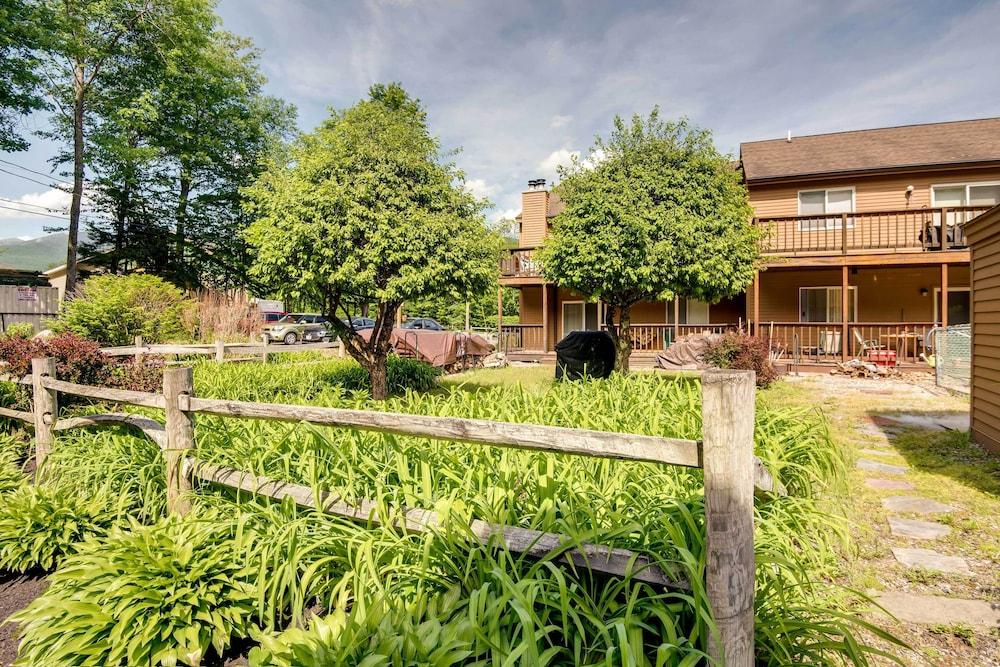 Lovely White Mountains Condo: Hike, Ski & Unwind!