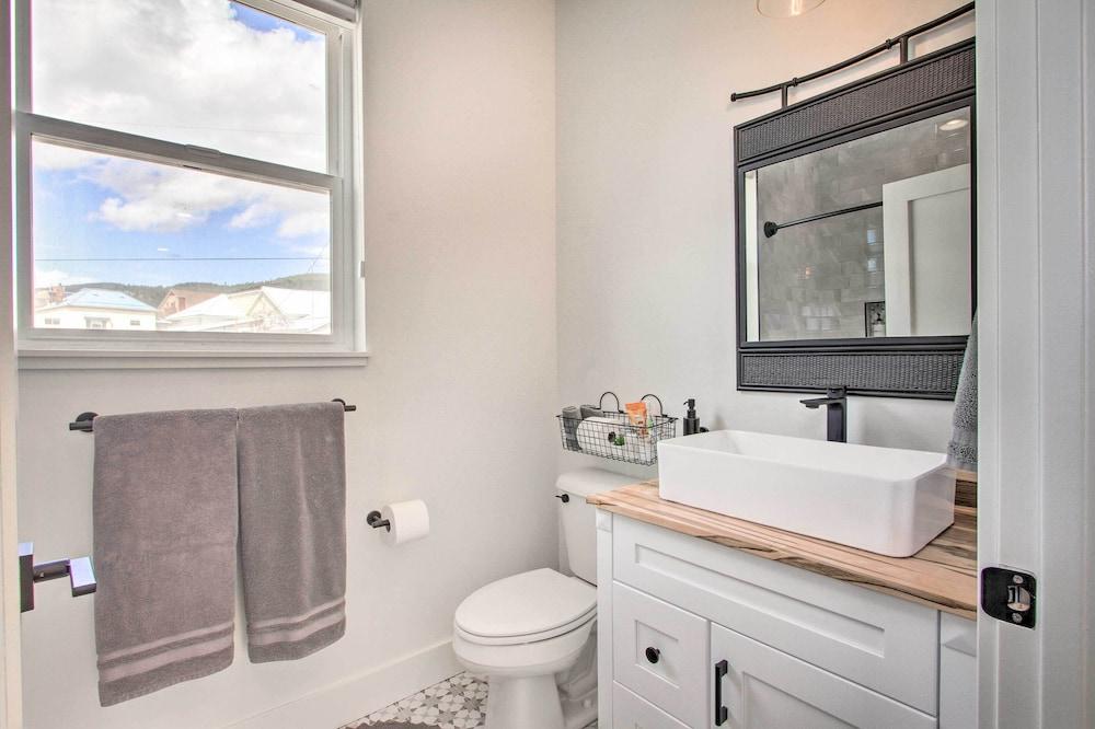 Exquisite Discovery Mtn Home w/ Sweeping Views!