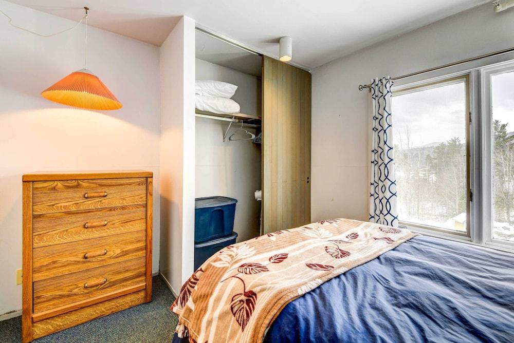 Stowe Condo With Deck and Mountain Views!