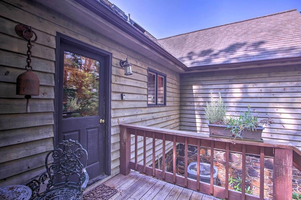 Serene Apt Along James River w/ BBQ & Gazebo!