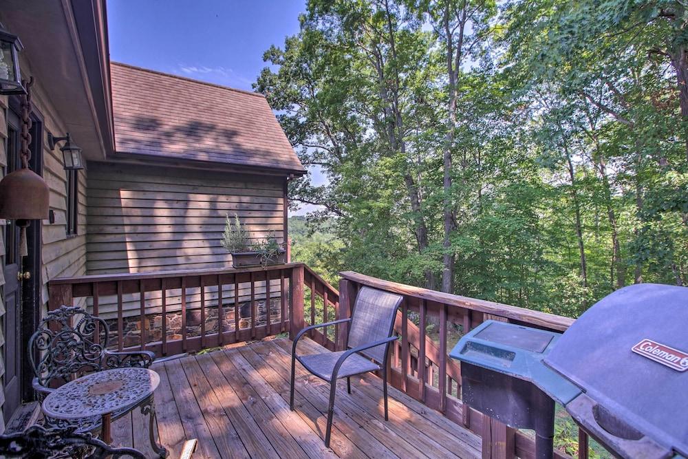 Serene Apt Along James River w/ BBQ & Gazebo!