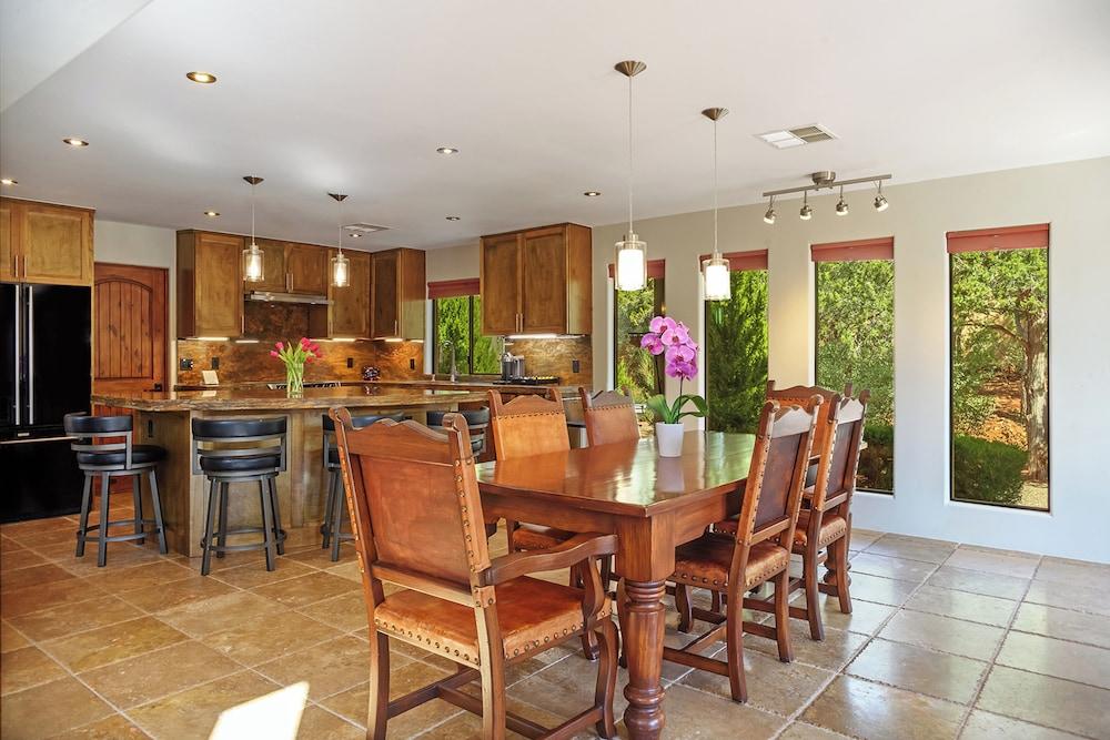 Red Rock Views & Fire Pit: Stunning Sedona Home