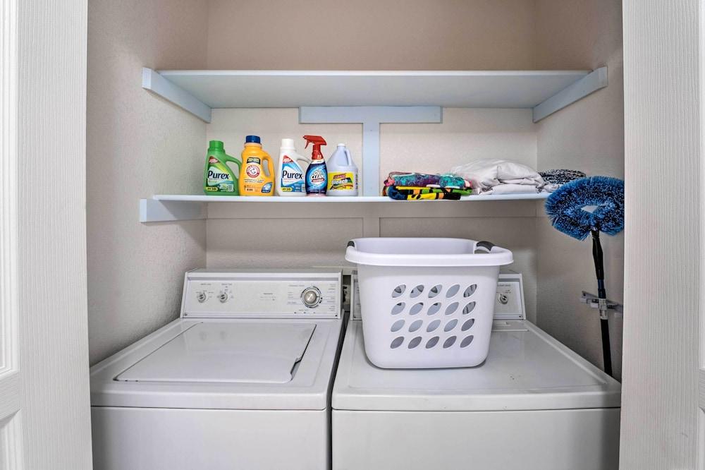 Private Pool & Patio: Lake Havasu City Retreat