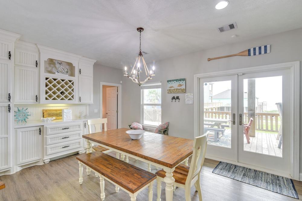 Modern Crystal Beach Escape - 225 Feet to Shore!