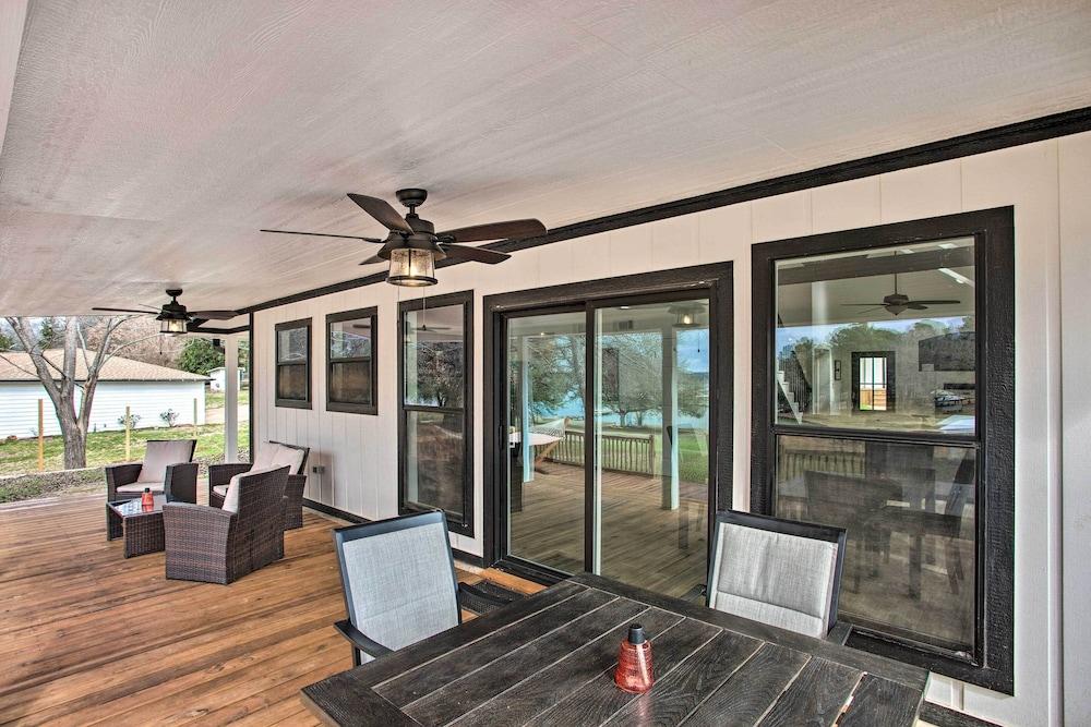 Spacious Lakefront Home w/ Fire Pit & Fun Barn!