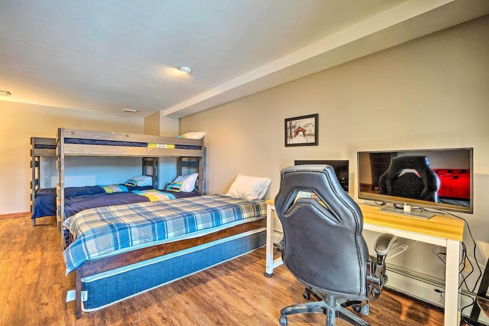 Idyllic Mount Snow Condo w/ View & Amenities!