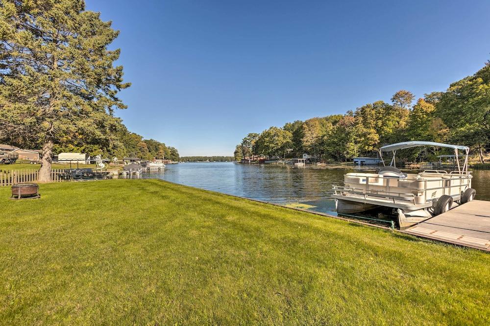 Lakefront Ludington Retreat w/ Kayaks & Fire Pit!