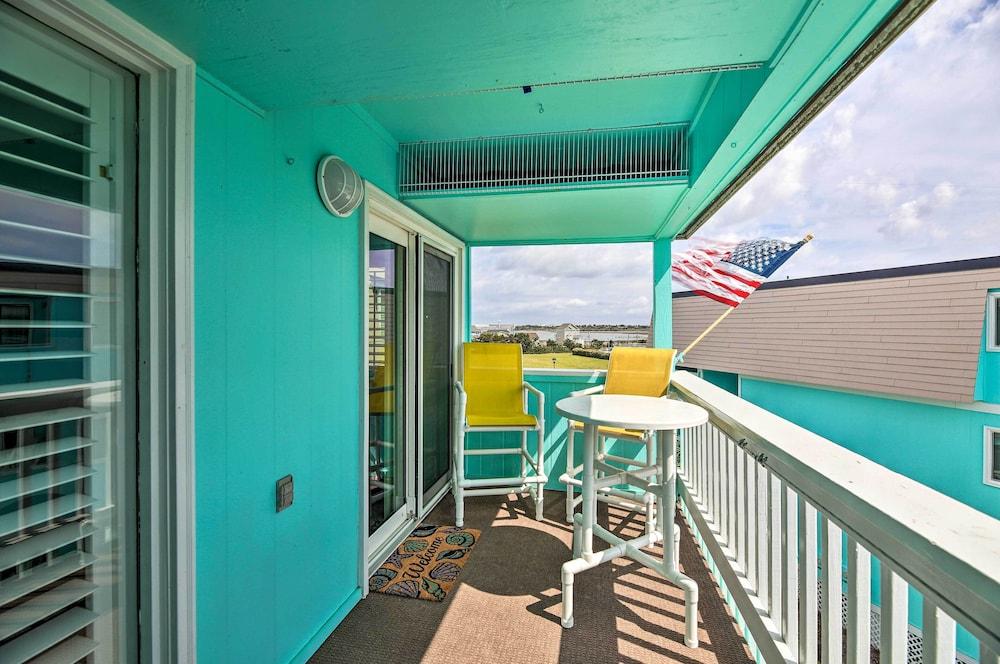 Beachfront Condo w/ Boardwalk & Pool Access!