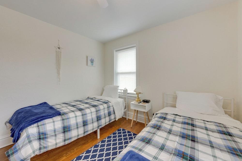 Pet-friendly St Louis Home w/ Grill & Backyard