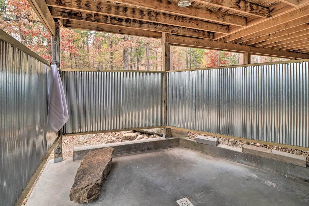 Piney Bluff Retreat With Mountain Views!