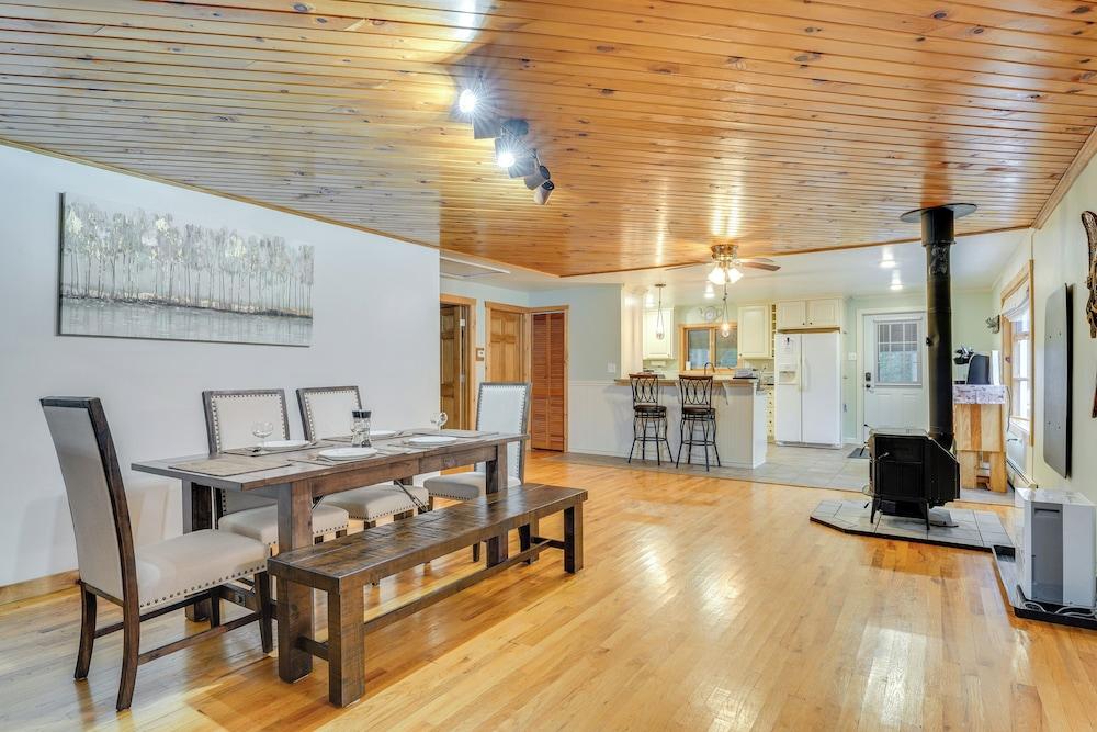 Athol Vacation Rental w/ Mountain Views!