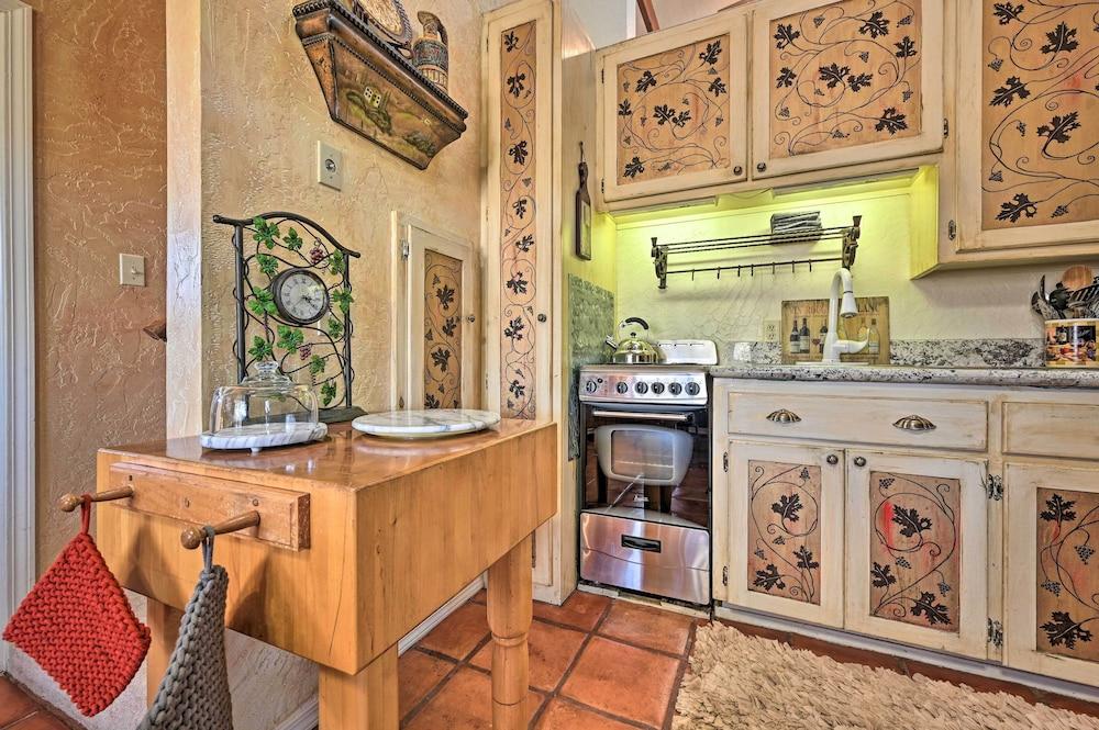 Vineyard Views & Sauna at Cornville Home!