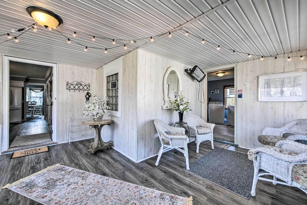 Spacious Family-friendly Home in Massillon!