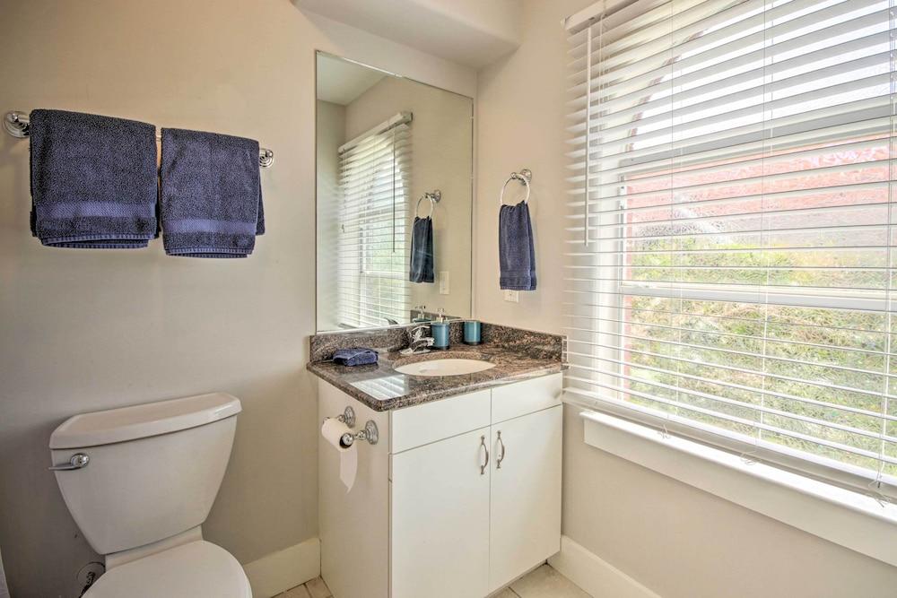 Eado Houston Home, Walk to Convention Center!