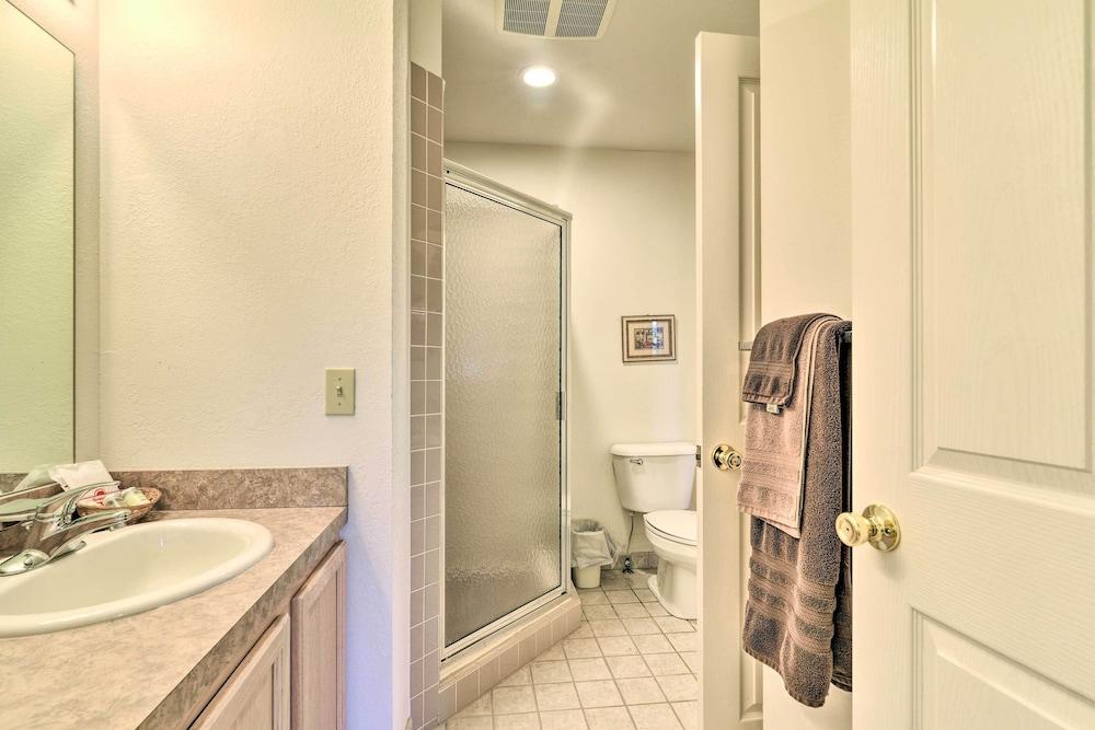 Michigan Condo: Heated Indoor Community Pool!