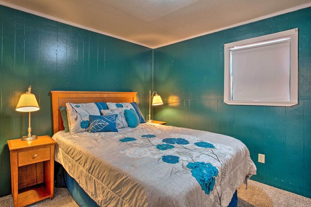 Rustic Home w/ Patio, 1 Mi to Sunset Beach!